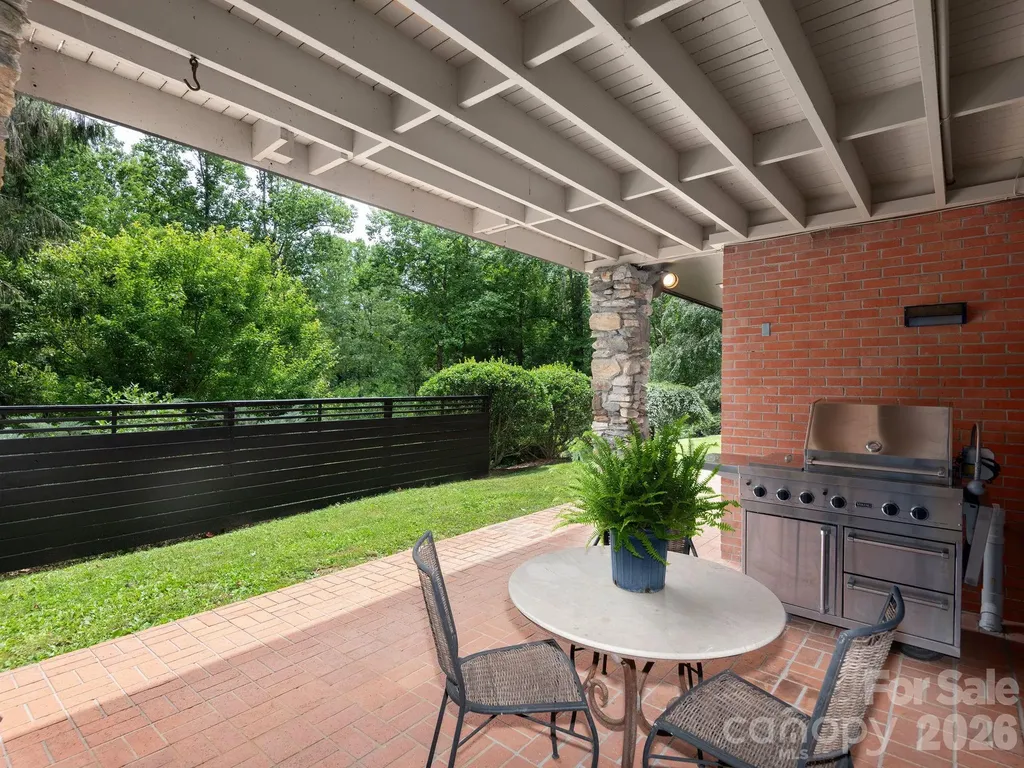 65 Cliff Drive Laurel Park NC 28739