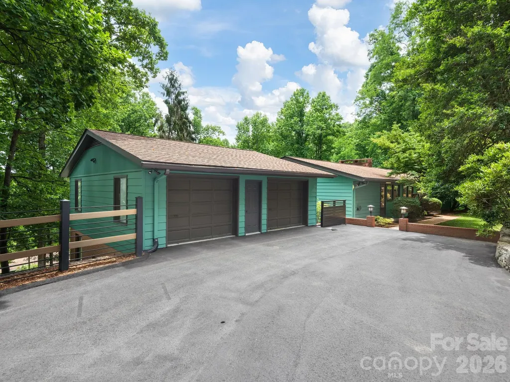 65 Cliff Drive Laurel Park NC 28739