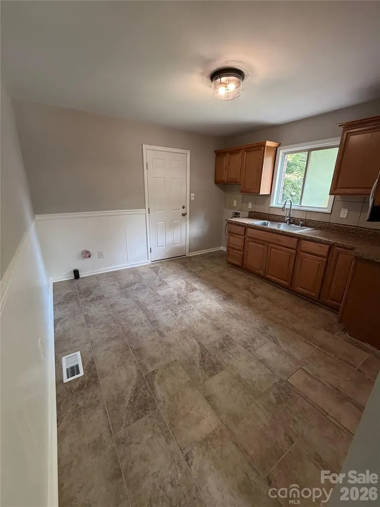 2824 Cedarhurst Drive Charlotte NC 28269