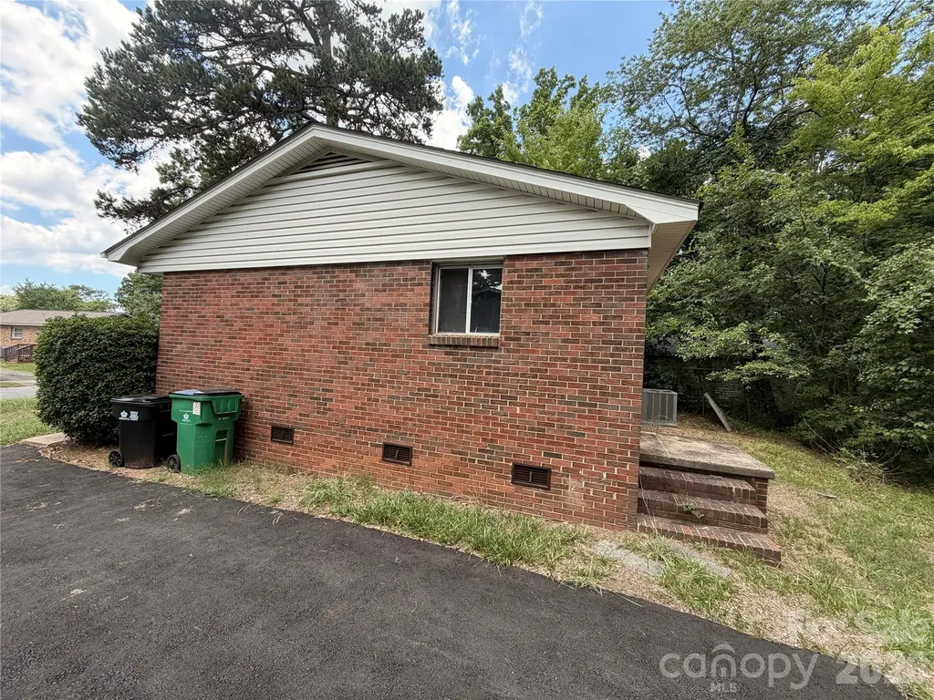 2824 Cedarhurst Drive Charlotte NC 28269