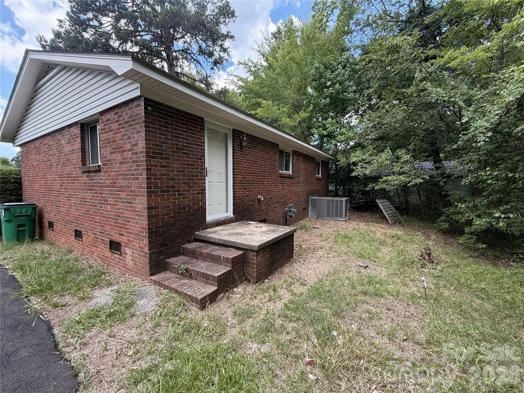 2824 Cedarhurst Drive Charlotte NC 28269