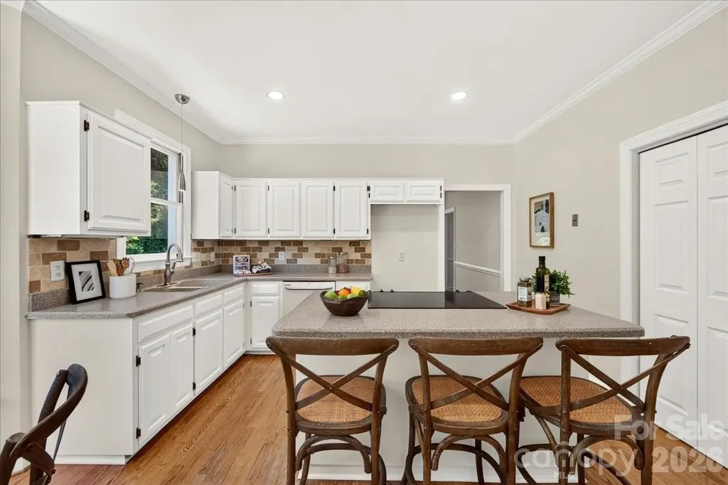6912 Foxglove Drive Charlotte NC 28226