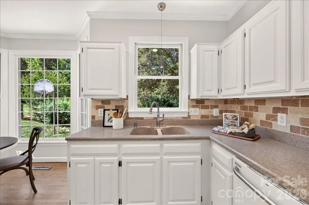 6912 Foxglove Drive Charlotte NC 28226