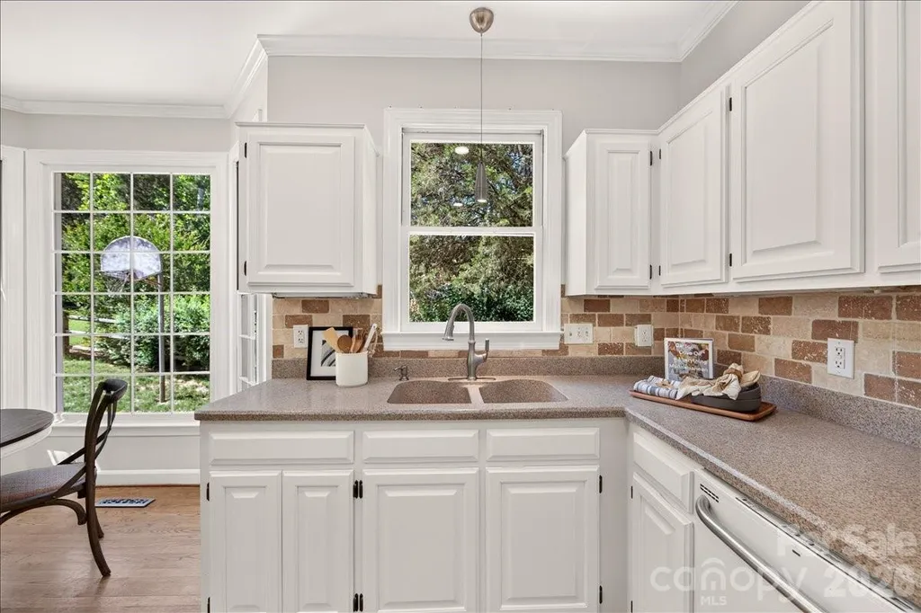 6912 Foxglove Drive Charlotte NC 28226