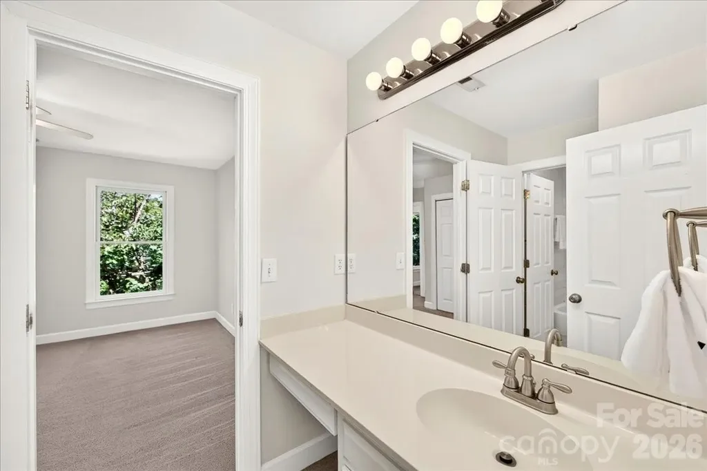 6912 Foxglove Drive Charlotte NC 28226