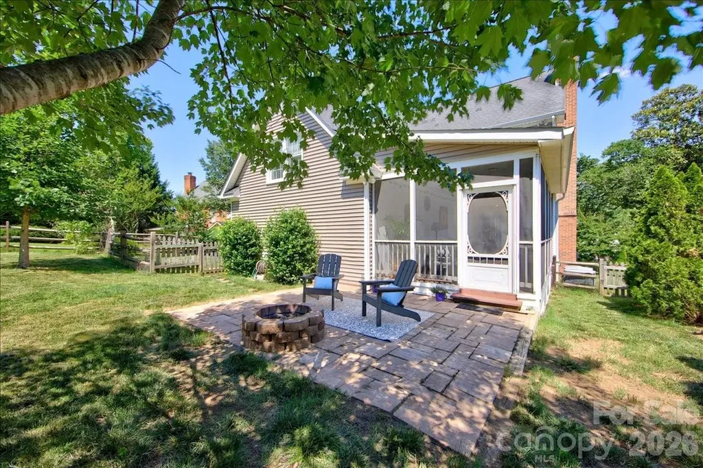 6912 Foxglove Drive Charlotte NC 28226