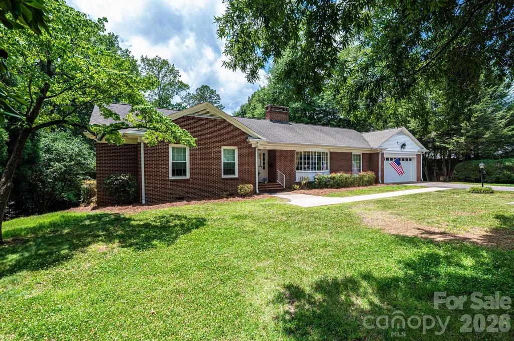 1807 5th Street NW Hickory NC 28601