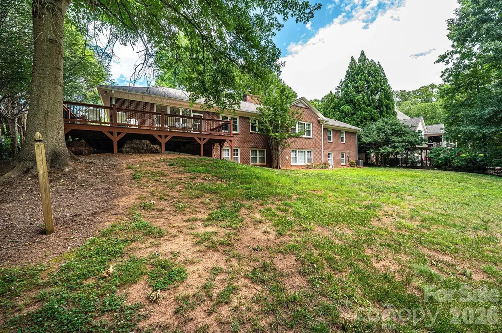 1807 5th Street NW Hickory NC 28601