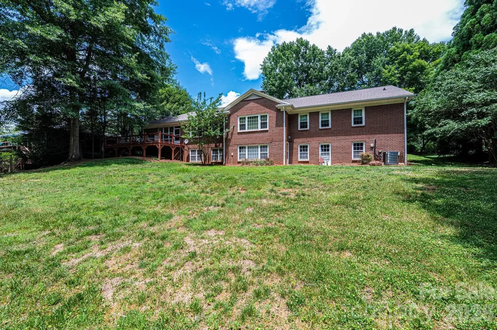 1807 5th Street NW Hickory NC 28601