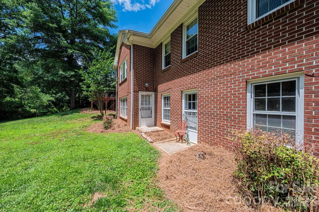1807 5th Street NW Hickory NC 28601