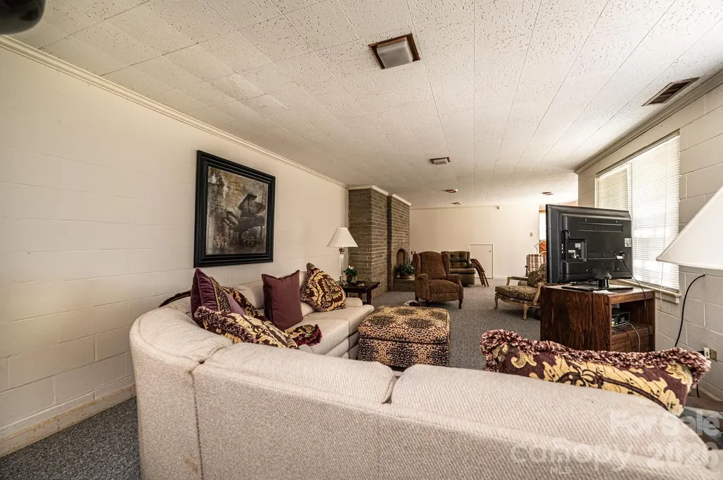 1807 5th Street NW Hickory NC 28601