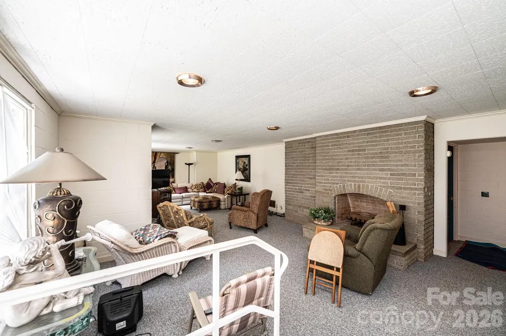 1807 5th Street NW Hickory NC 28601
