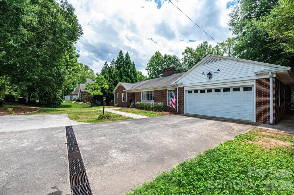 1807 5th Street NW Hickory NC 28601