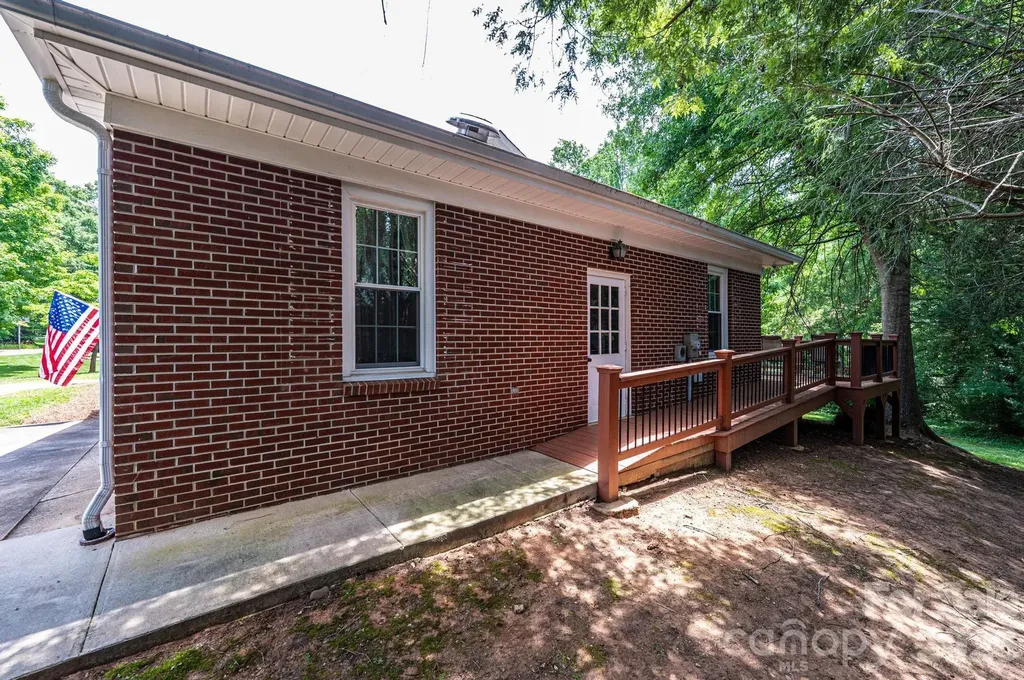 1807 5th Street NW Hickory NC 28601