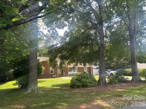 1807 5th Street NW Hickory NC 28601