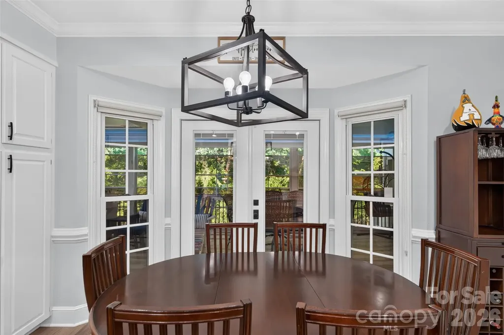 1231 Manicott Drive Matthews NC 28105