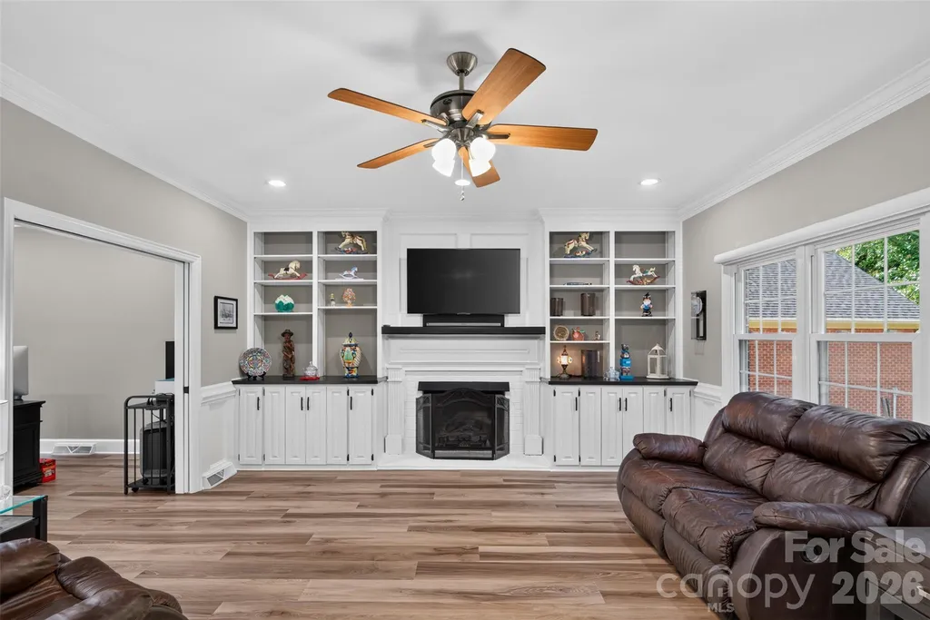 1231 Manicott Drive Matthews NC 28105