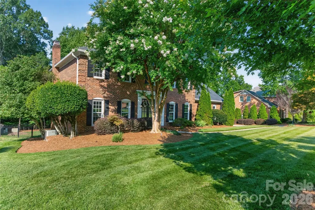 1231 Manicott Drive Matthews NC 28105