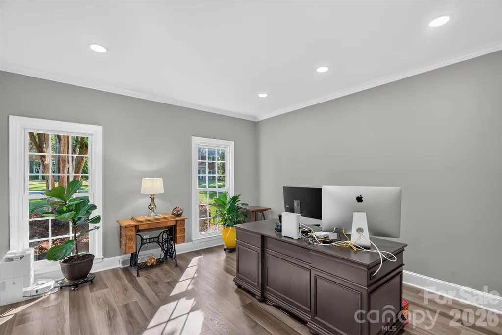 1231 Manicott Drive Matthews NC 28105