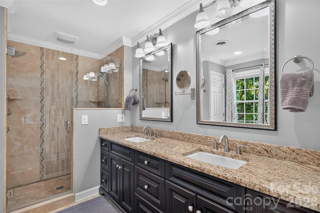 1231 Manicott Drive Matthews NC 28105
