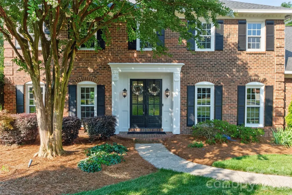 1231 Manicott Drive Matthews NC 28105