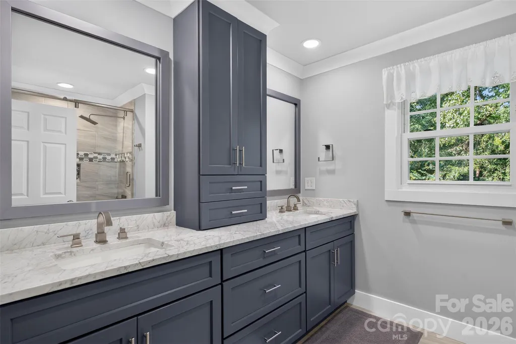 1231 Manicott Drive Matthews NC 28105