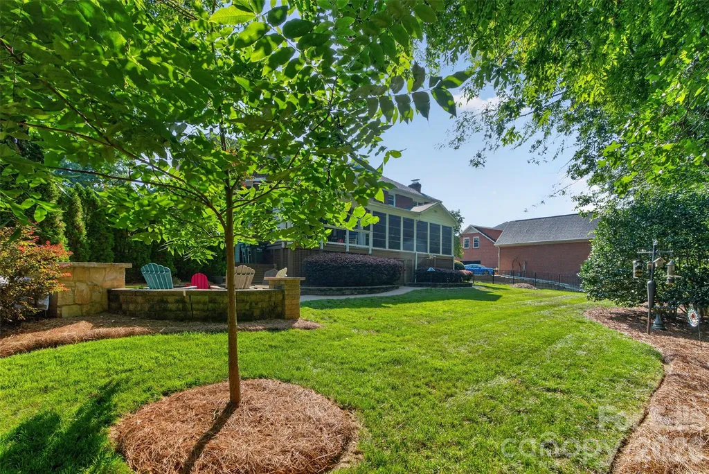 1231 Manicott Drive Matthews NC 28105