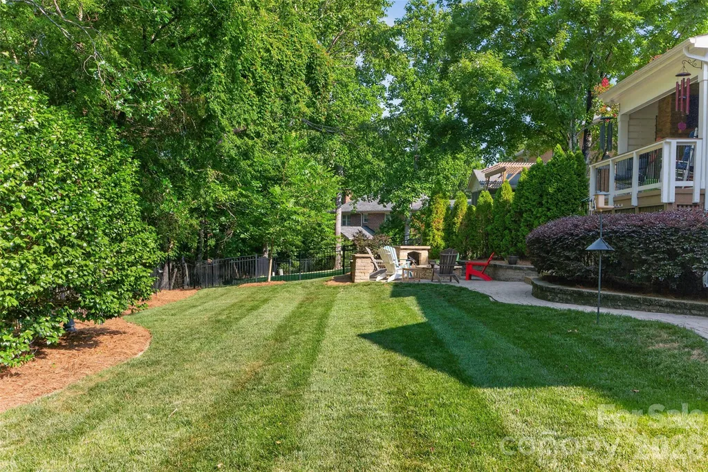 1231 Manicott Drive Matthews NC 28105