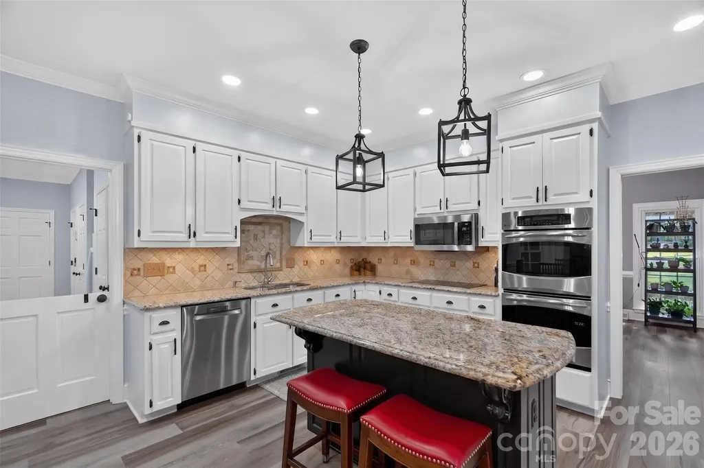 1231 Manicott Drive Matthews NC 28105