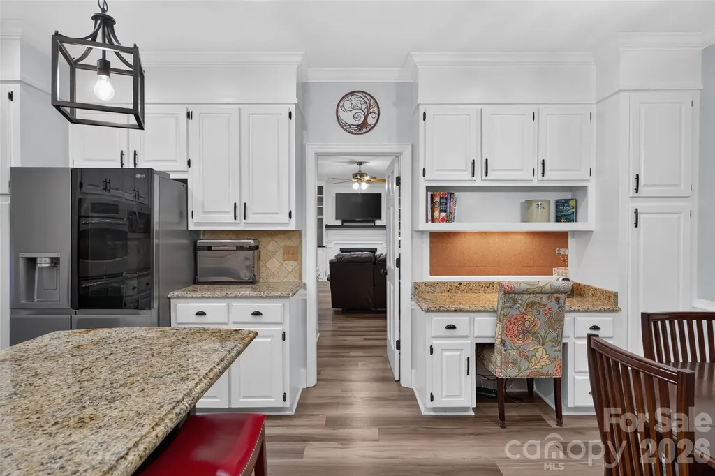 1231 Manicott Drive Matthews NC 28105