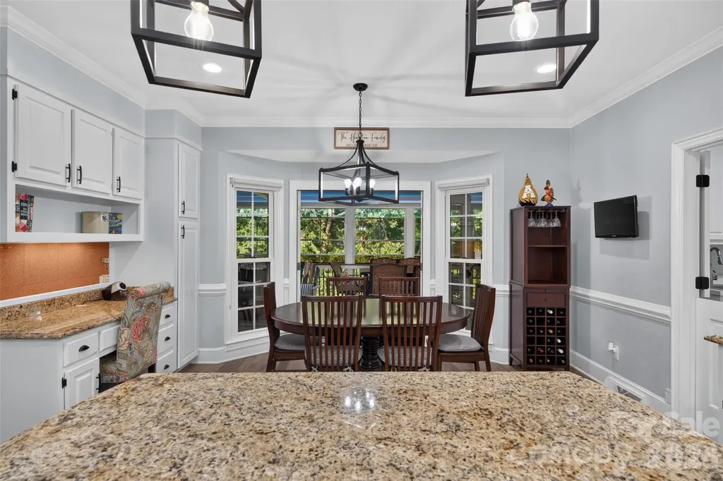 1231 Manicott Drive Matthews NC 28105
