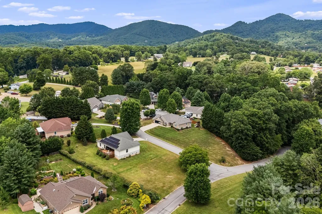 3 Bombay Court Candler NC 28715