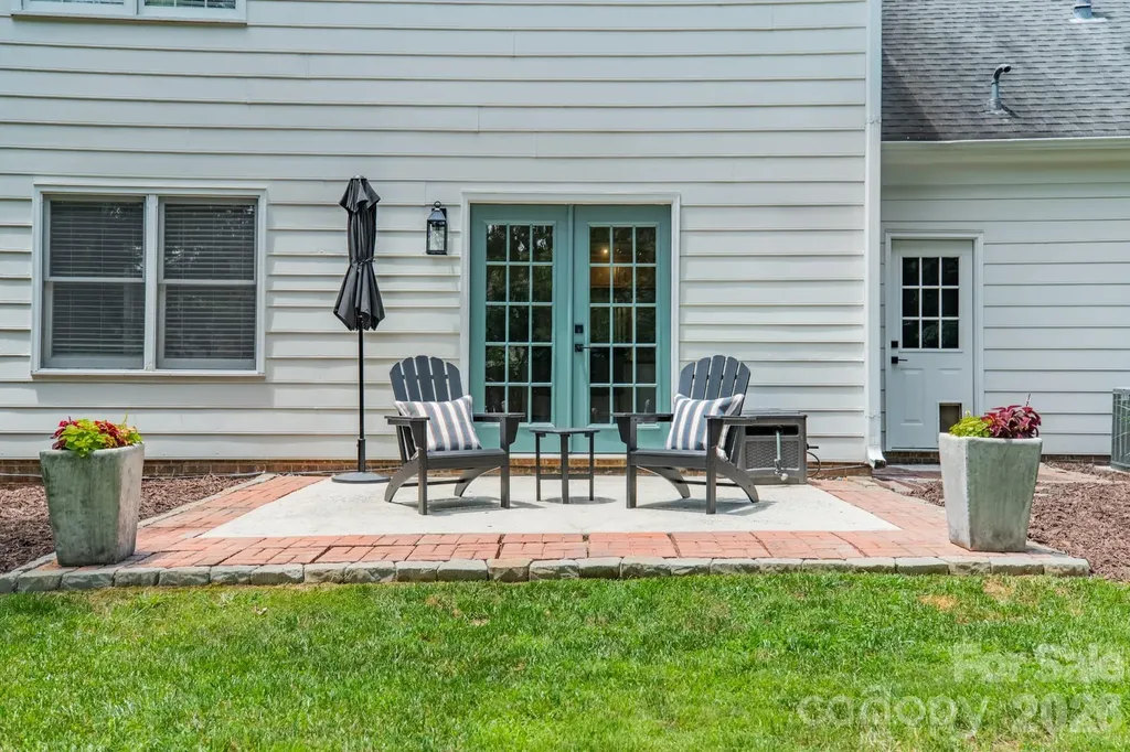 9217 Four Acre Court Charlotte NC 28210