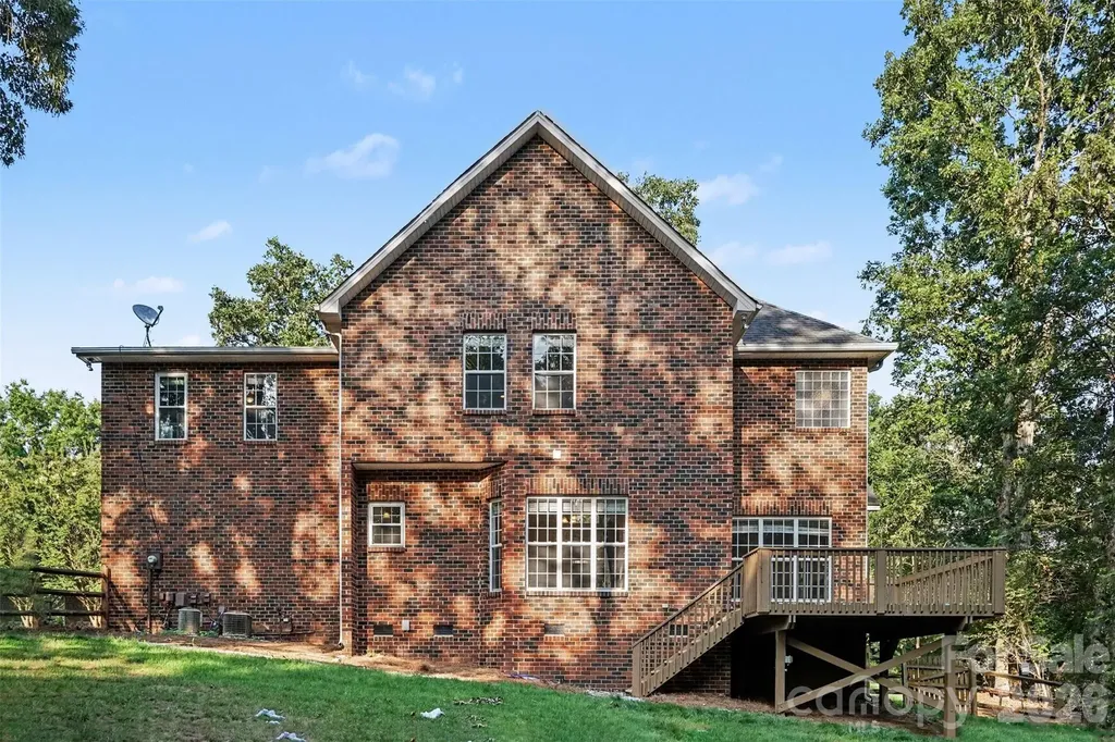 1914 Grigg Lane Waxhaw NC 28173