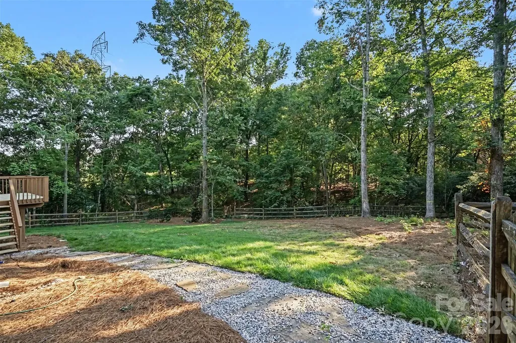 1914 Grigg Lane Waxhaw NC 28173