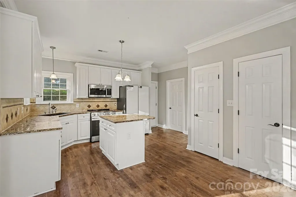 1914 Grigg Lane Waxhaw NC 28173