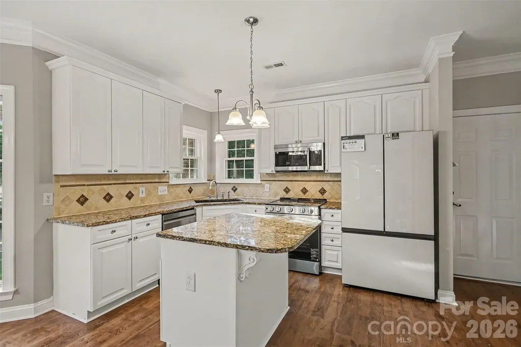 1914 Grigg Lane Waxhaw NC 28173