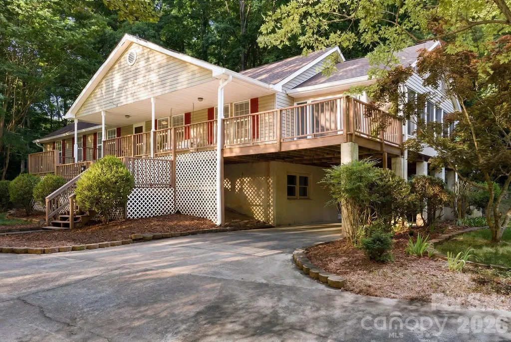 135 Brookhaven Lane Advance NC 27006