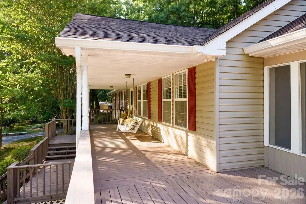 135 Brookhaven Lane Advance NC 27006