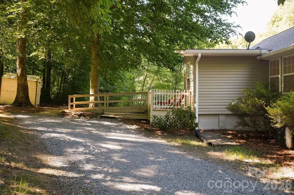 135 Brookhaven Lane Advance NC 27006