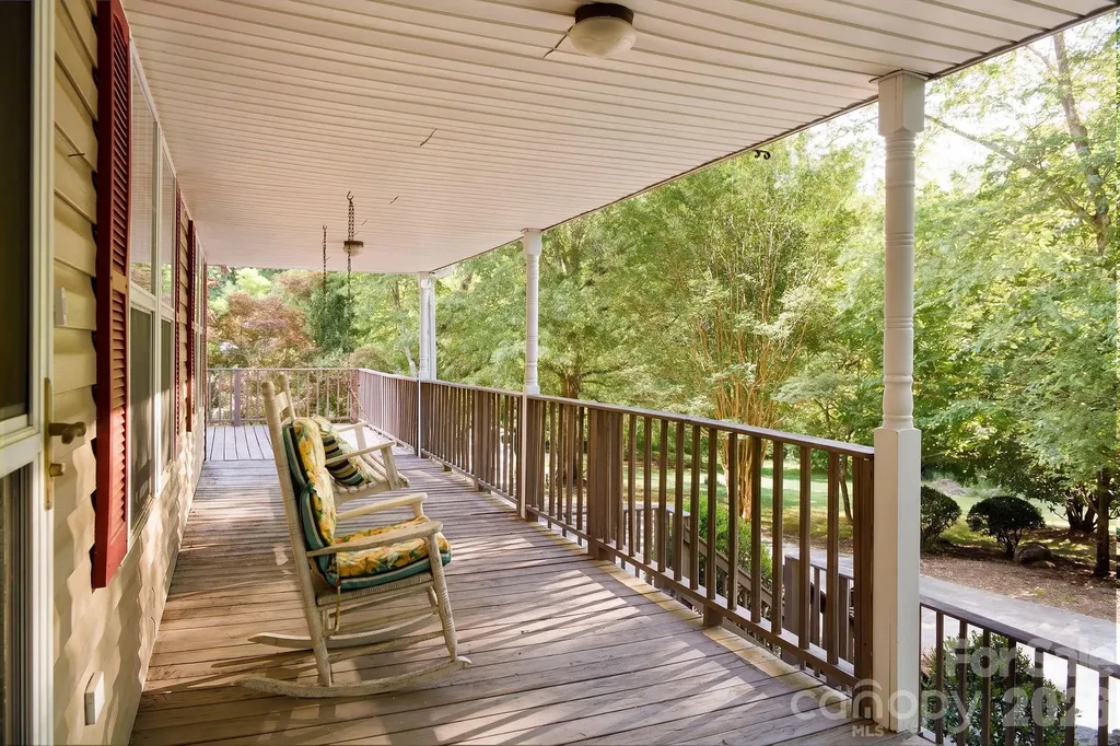 135 Brookhaven Lane Advance NC 27006