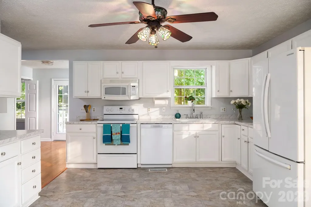 135 Brookhaven Lane Advance NC 27006