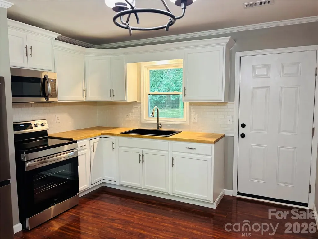 138 Oak Hill Drive Forest City NC 28043