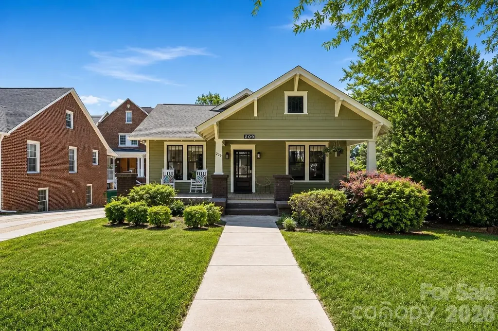 209 Grandin Road Charlotte NC 28208