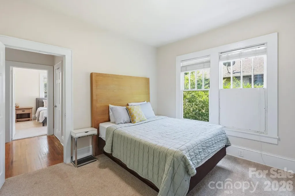 209 Grandin Road Charlotte NC 28208