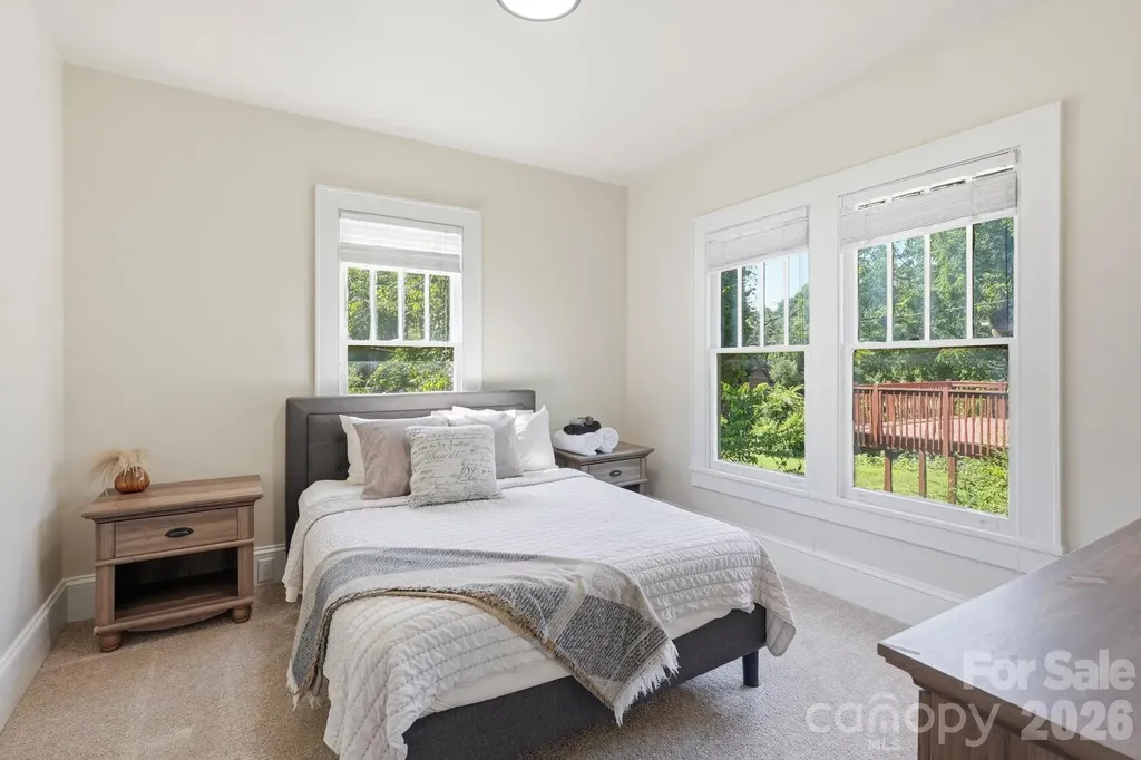 209 Grandin Road Charlotte NC 28208