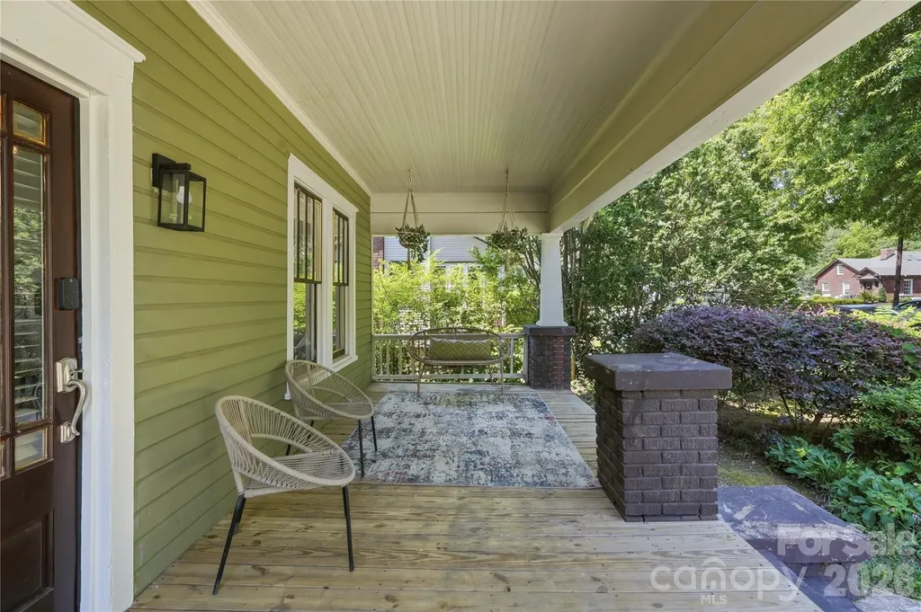 209 Grandin Road Charlotte NC 28208