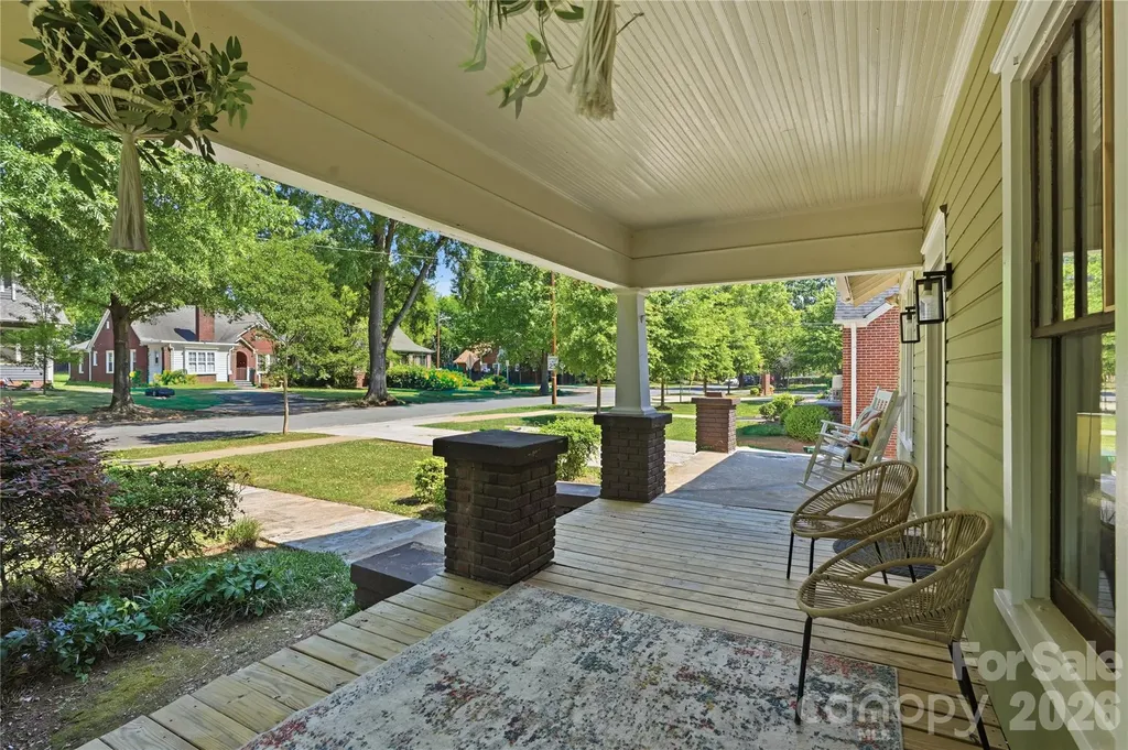 209 Grandin Road Charlotte NC 28208