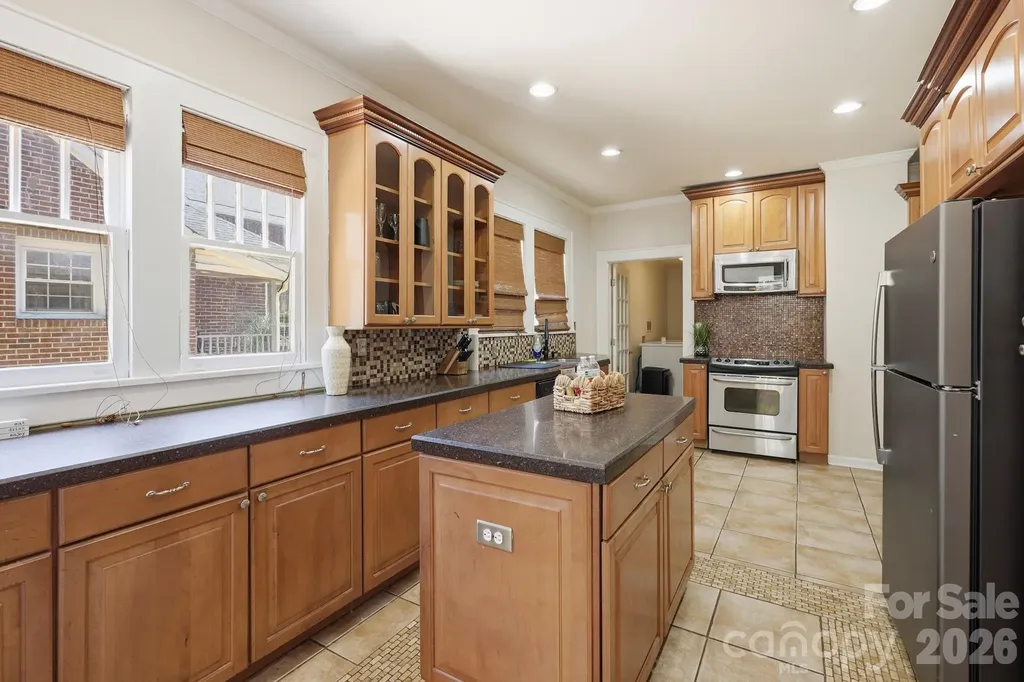 209 Grandin Road Charlotte NC 28208