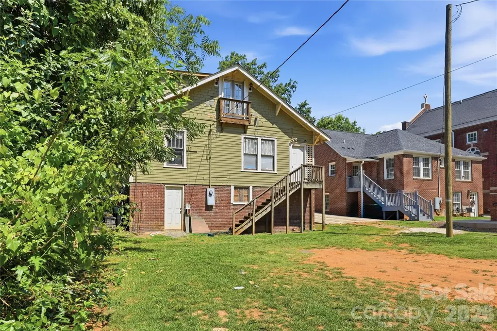209 Grandin Road Charlotte NC 28208